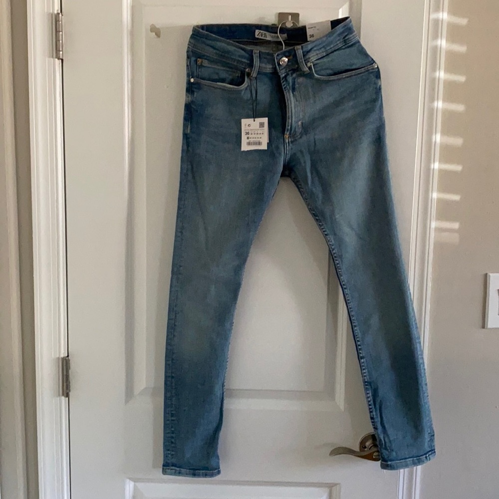 Brand New Jeans from Zara with Tags. Size EUR36, US29 Skinny Fit